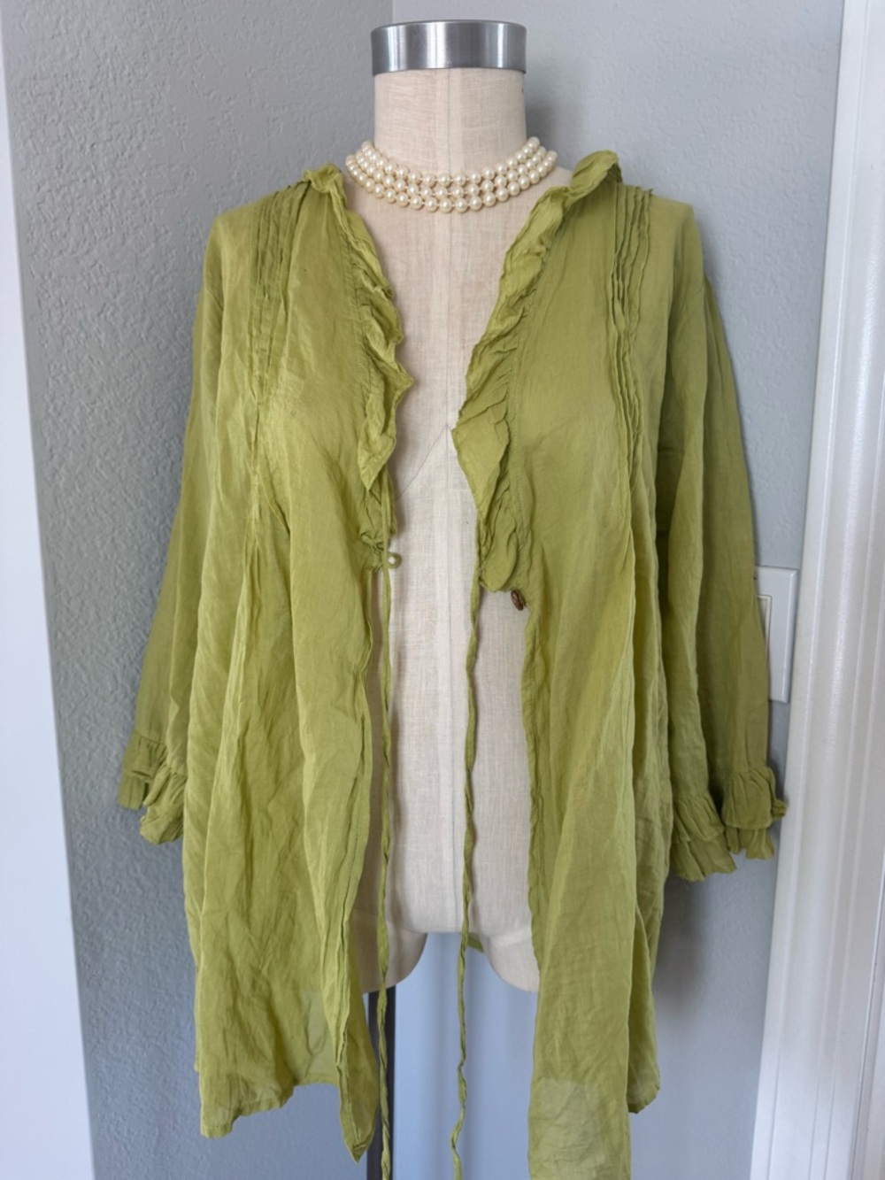 100% Cotton Ruffle Collar Lightweight Shrug - Picture 5 of 8